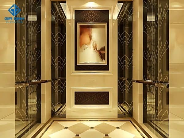 Nội thất thang máy gia đình mạ vàng, mang lại sự đẳng cấp và sang trọng cho biệt thự.