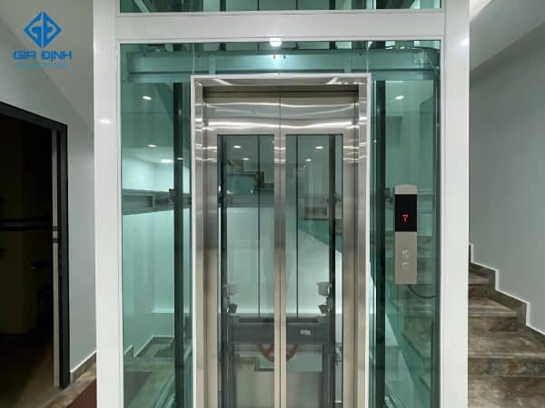 Thang máy gia đình với cabin kính trong suốt, phù hợp cho nhà phố và biệt thự