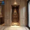 Thang máy mini ốp gỗ sang trọng, phù hợp với phong cách nội thất cổ điển, mang đến không gian ấm cúng, đẳng cấp cho ngôi nhà.