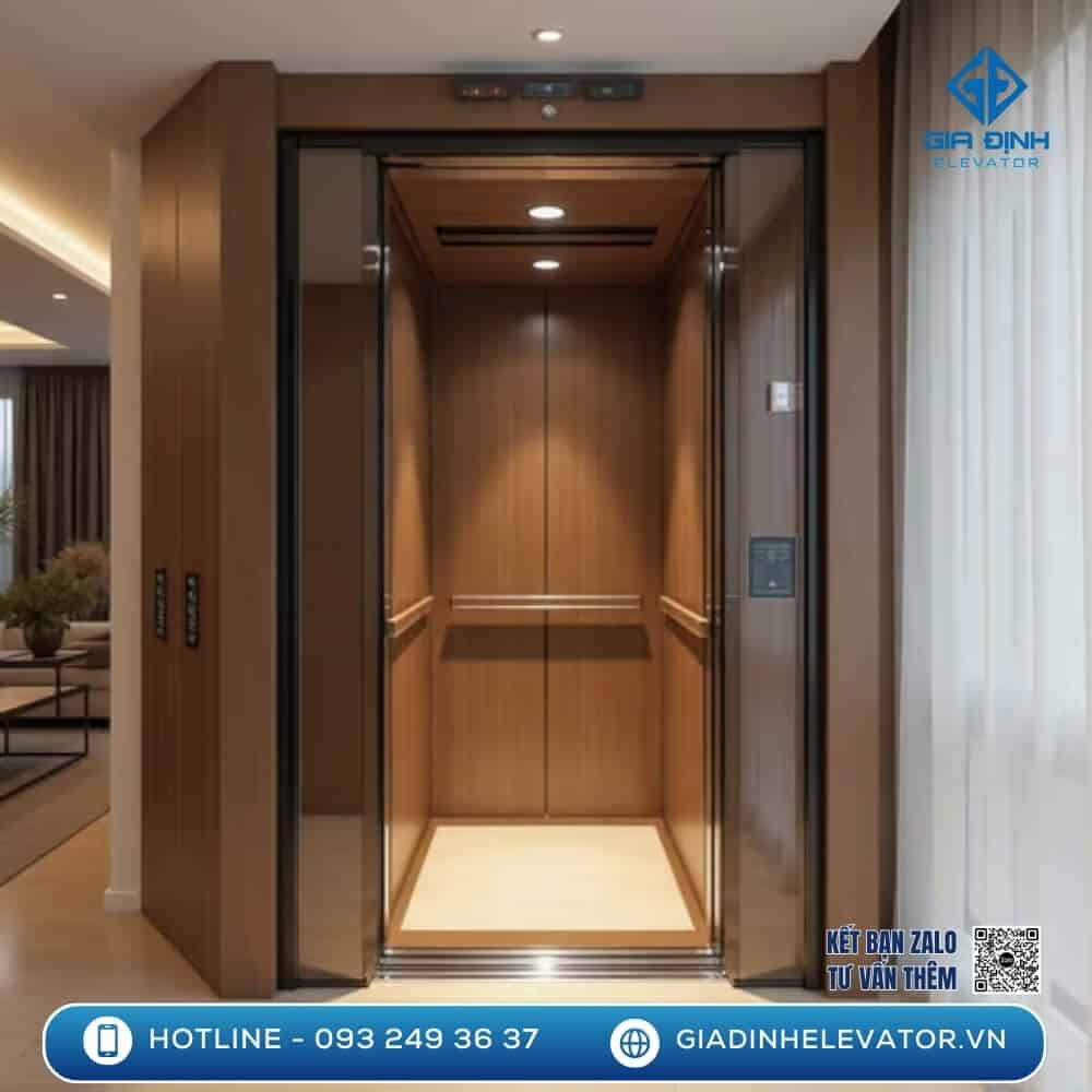 Thang máy gia đình Fuji kết hợp giữa inox và gỗ tự nhiên, tạo sự hài hòa giữa công nghệ hiện đại và phong cách truyền thống.
