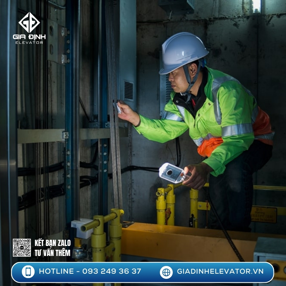 Bảo dưỡng thang máy không chỉ giúp đảm bảo an toàn cho người sử dụng mà còn là yếu tố then chốt kéo dài tuổi thọ thiết bị và hạn chế hỏng hóc bất ngờ. Tuy nhiên, không phải ai cũng hiểu rõ bảo dưỡng thang máy gồm những gì, cần thực hiện bao lâu một lần và chi phí ra sao.