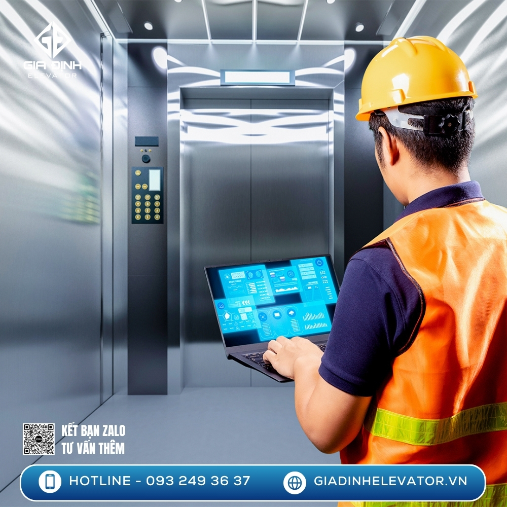 Đơn vị bảo dưỡng đang kiểm tra hệ thống thang máy tại một tòa nhà ở TP.HCM. Khu vực thành phố thường cần dịch vụ chuyên nghiệp, phản ứng nhanh.